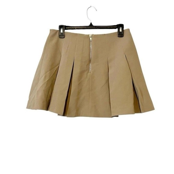 Fashion Nova Mackenzie Taupe Sleeveless Blazer Pleated Mini Skirt Set Medium NWT - Picture 6 of 10